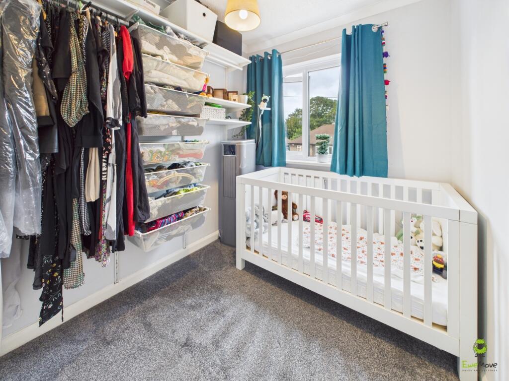  Presented by Clinton at EweMove Bexleyheath and D