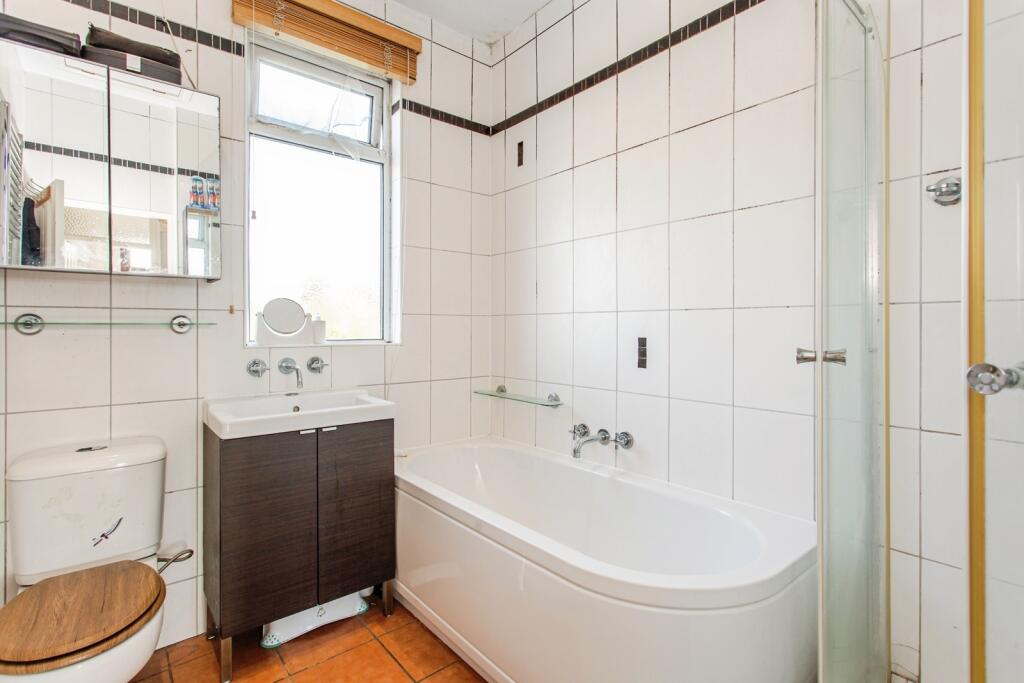 Bath/Shower Room
