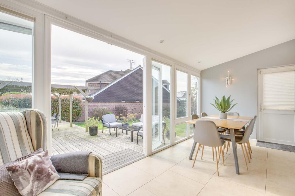 15 Greenside, SL8 5TW (LOW RES)-11