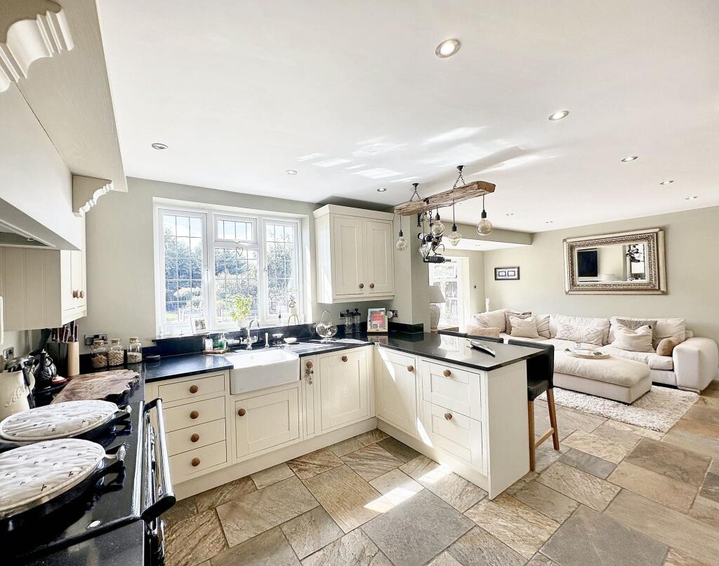 Open-Plan Kitchen/Breakfast Room