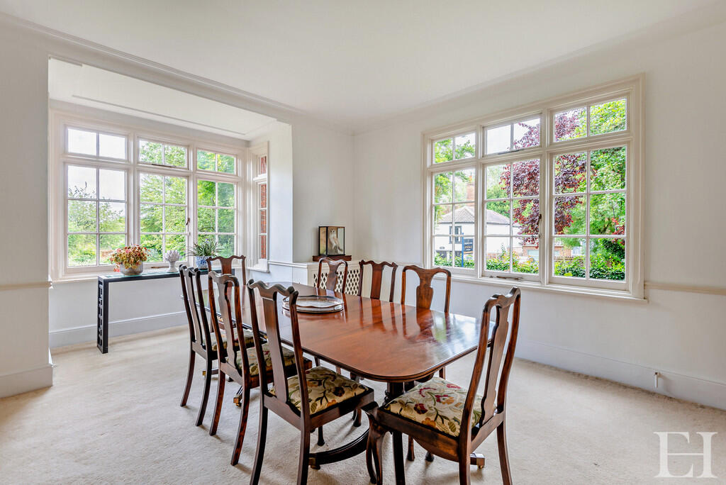 8608849-interiorW...