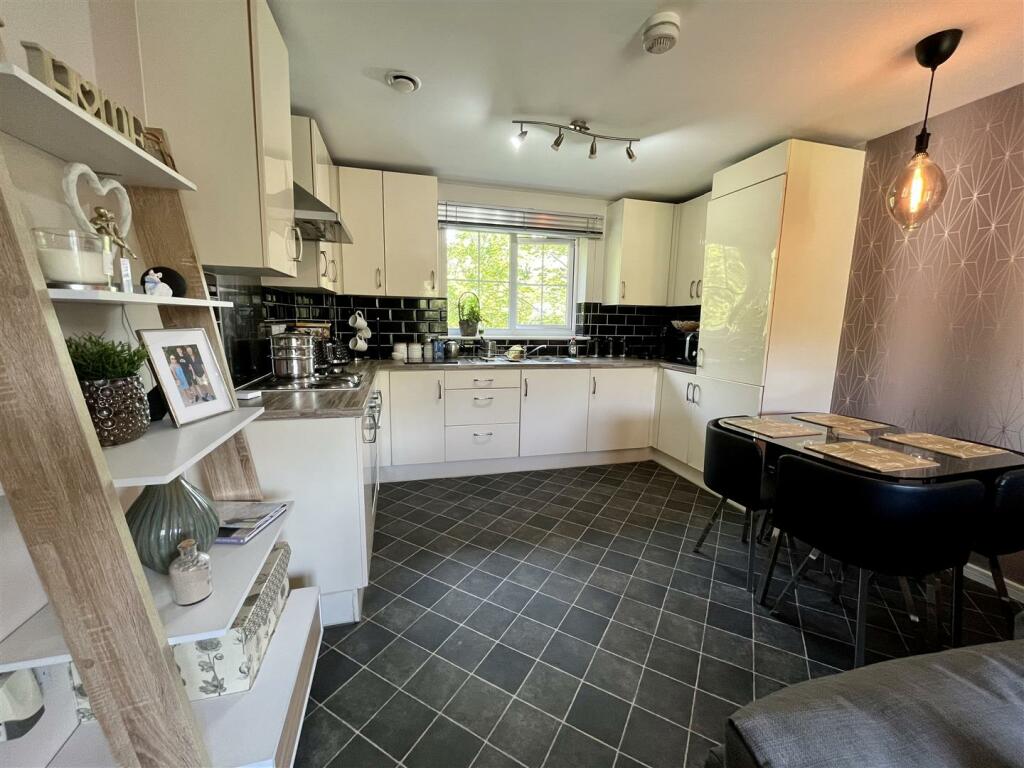 Open Plan Lounge/ Dining &amp; Kitchen