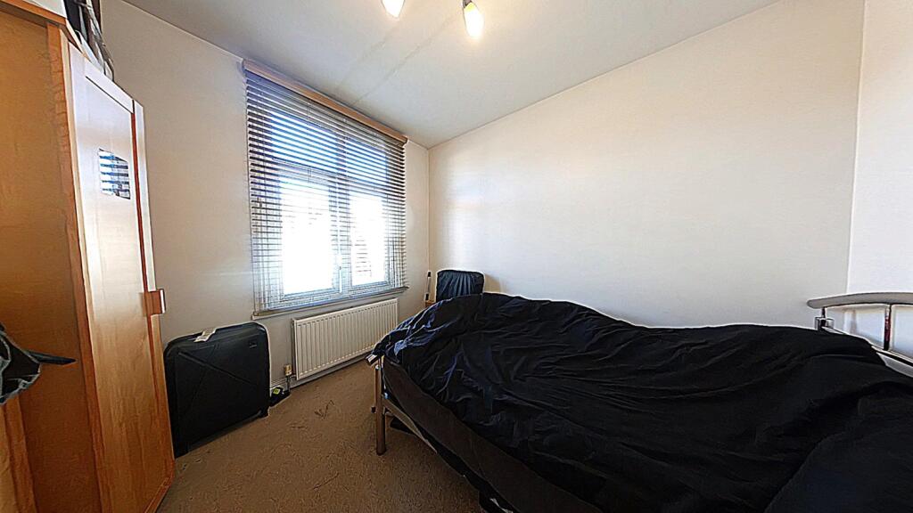 (Flat 3) Bedroom