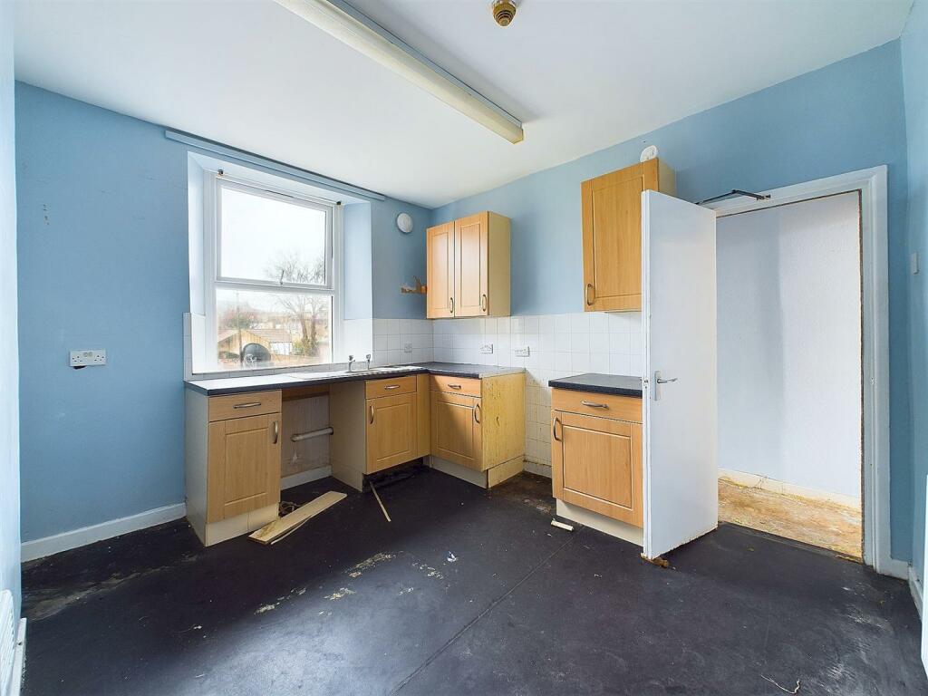 5 - 2 X 2-Bed Maisonette In Montpelier.jpg