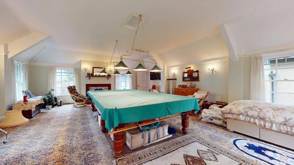 Sowberry Court, Moulsford, Wallingford, Oxfordshire OX10 9JG