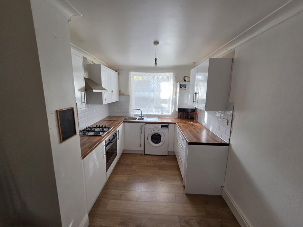 Whitehorse Lane, London, SE25 6