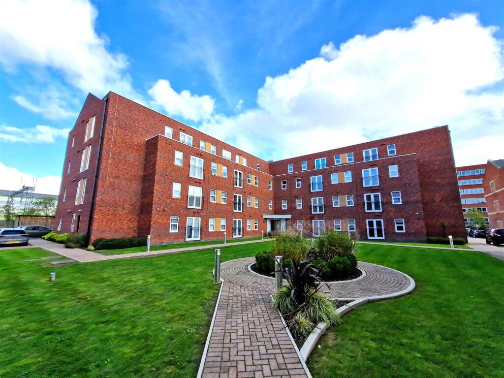 Crescent House, Woodside Park, Rugby