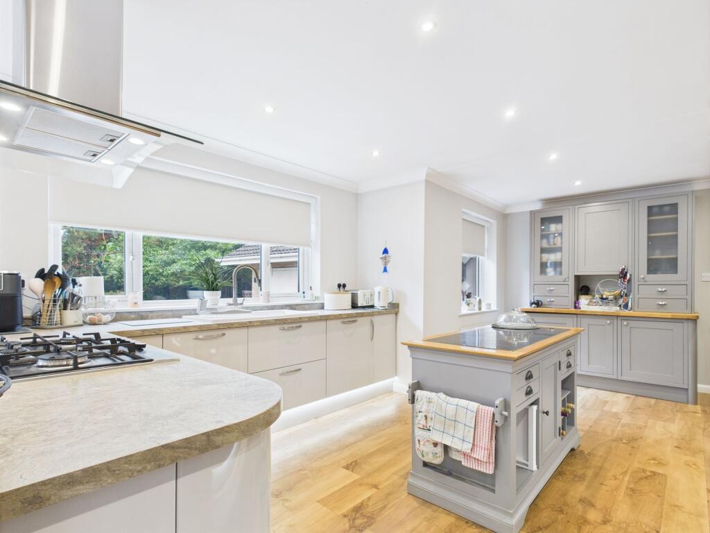 Kitchen / Lounge / Diner