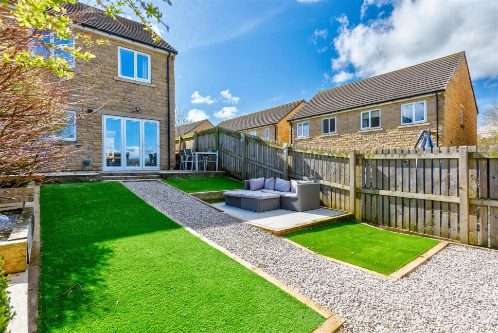 40LairdsWay(Exterior)(6of8).jpg