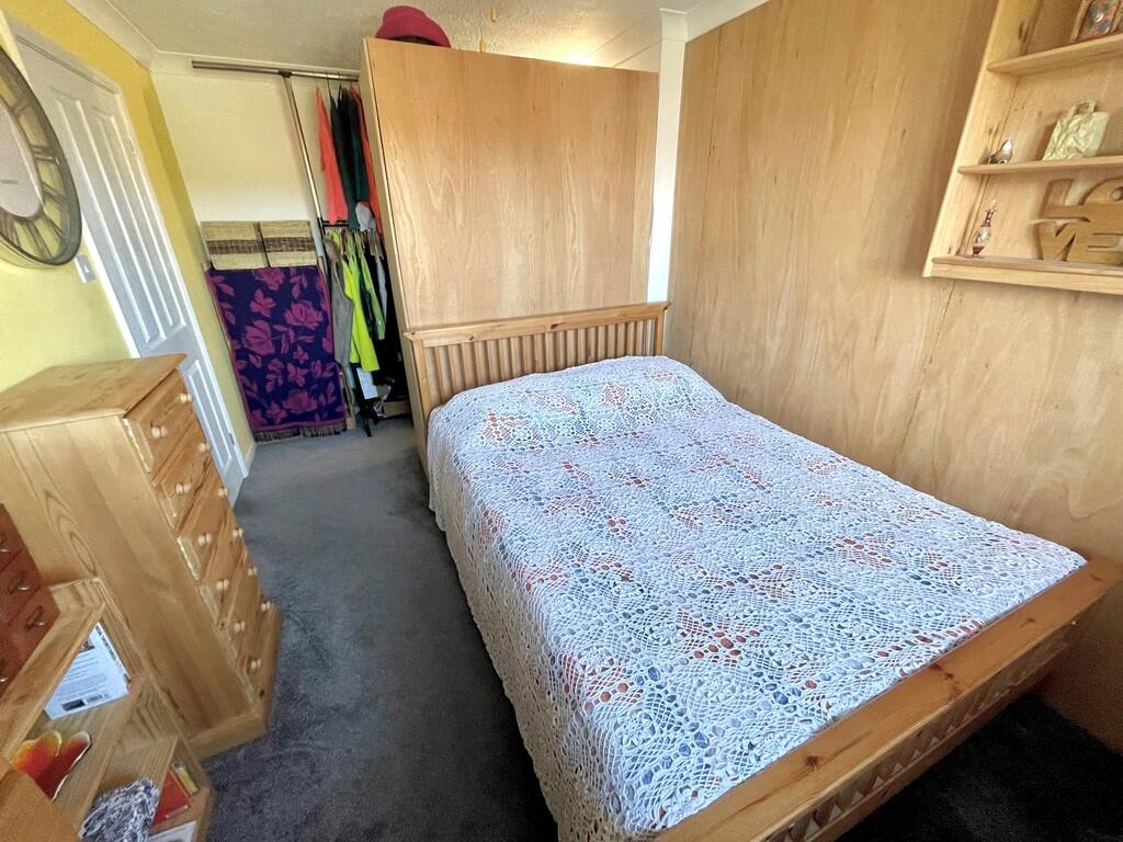 19 Biscay Close B...