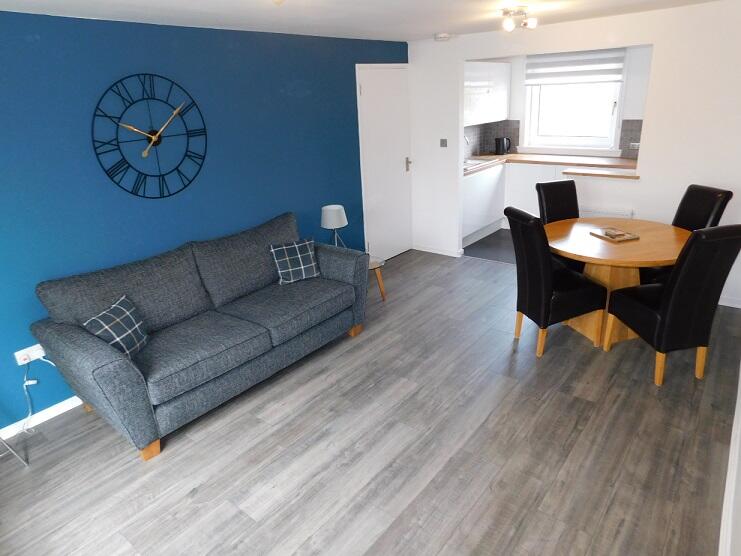 5214-20210420111337-aa-bughtlin-loan-edinburgh-livingroom2
