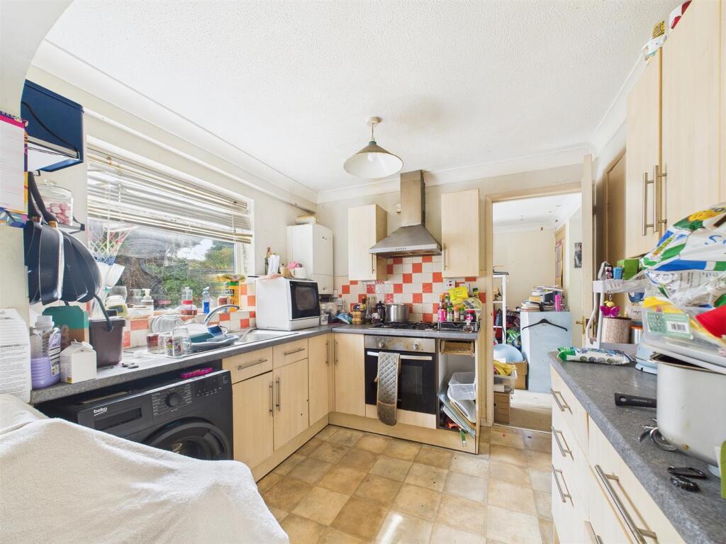 6 - Dinder Close.jpg