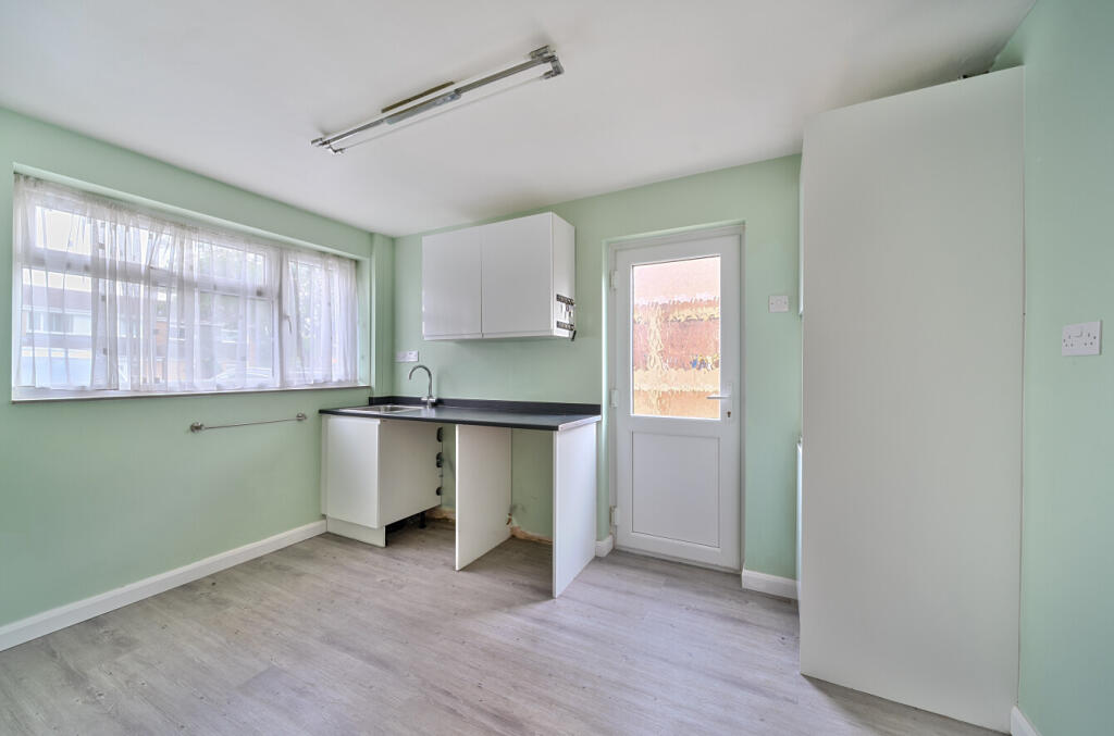 13050017684a9a1a1f27f