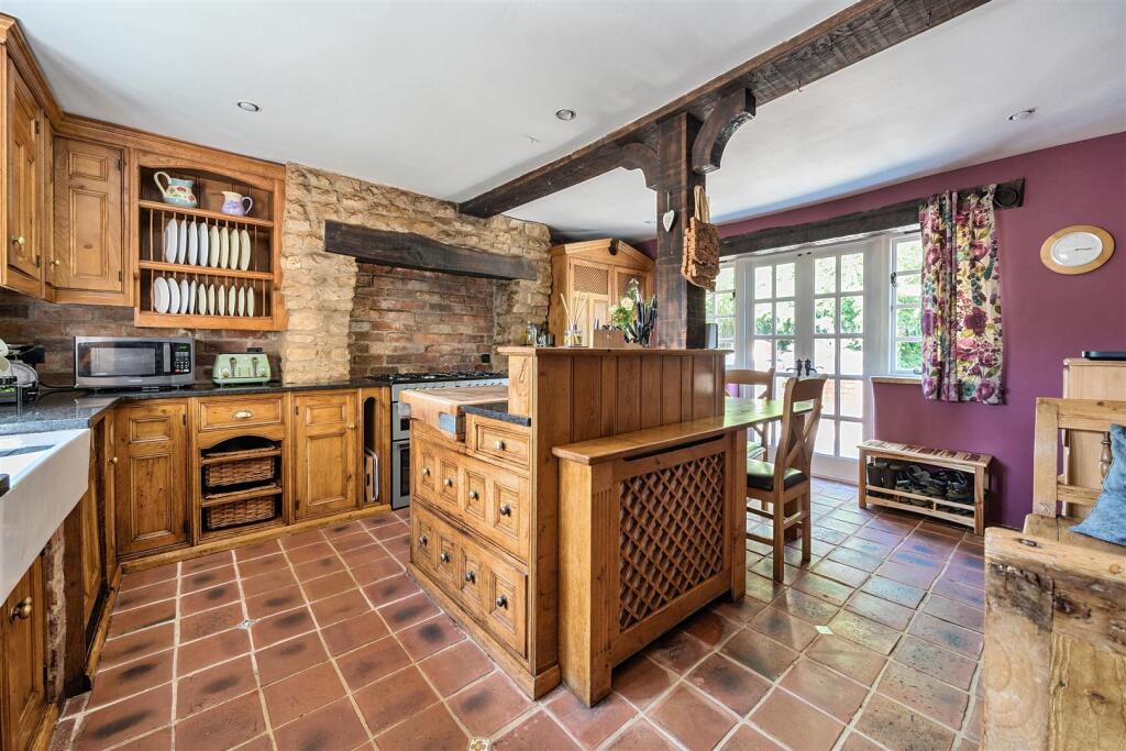 Rectory Cottage, 21 Hartwell Road, Aston (7).jpg