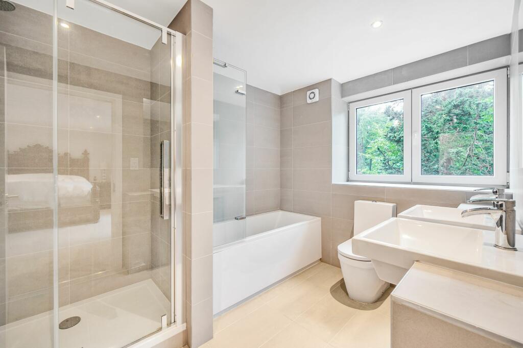 Bathrooms/En-suites