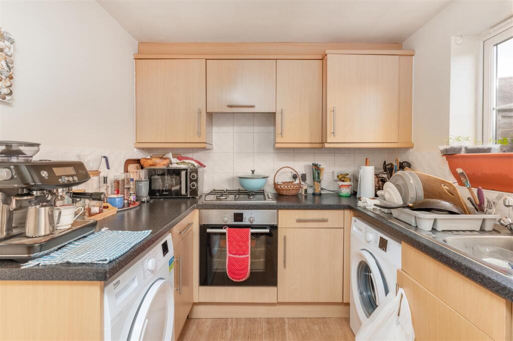 47 Winter Gardens Way, Banbury-7.jpg