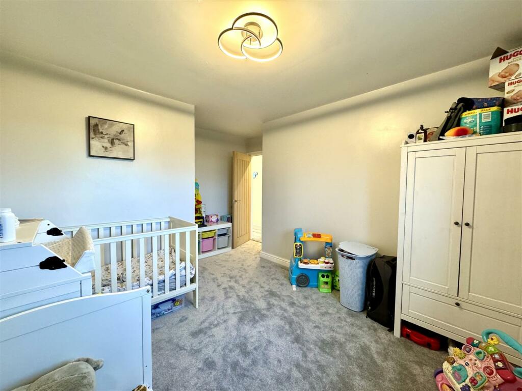BEDROOM 2