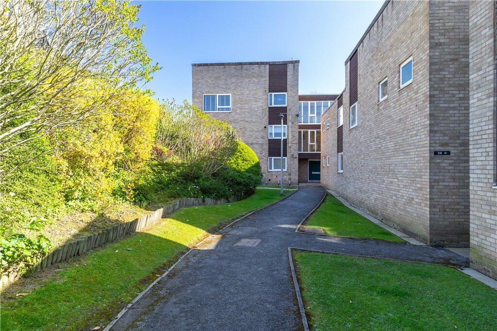 Weetwood House Court