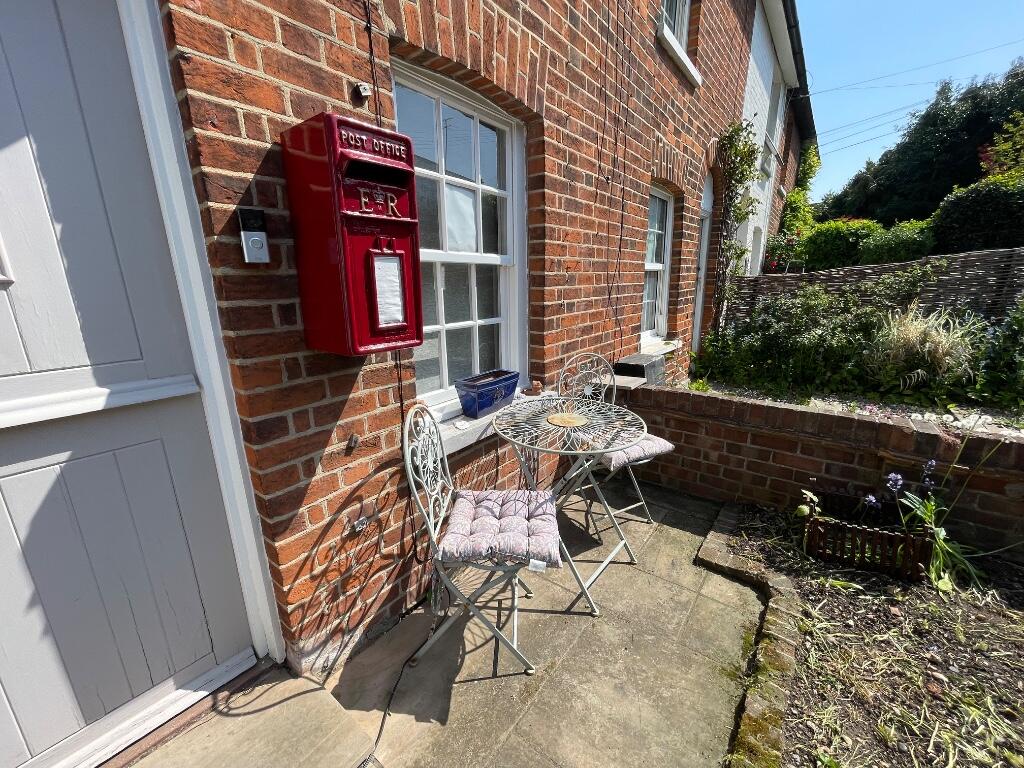 FRONT GARDEN PATIO