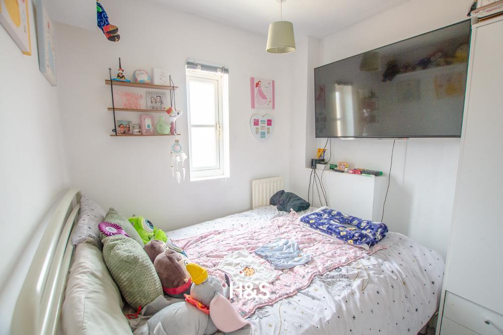 38 anchor lane - bedroom 1.jpg