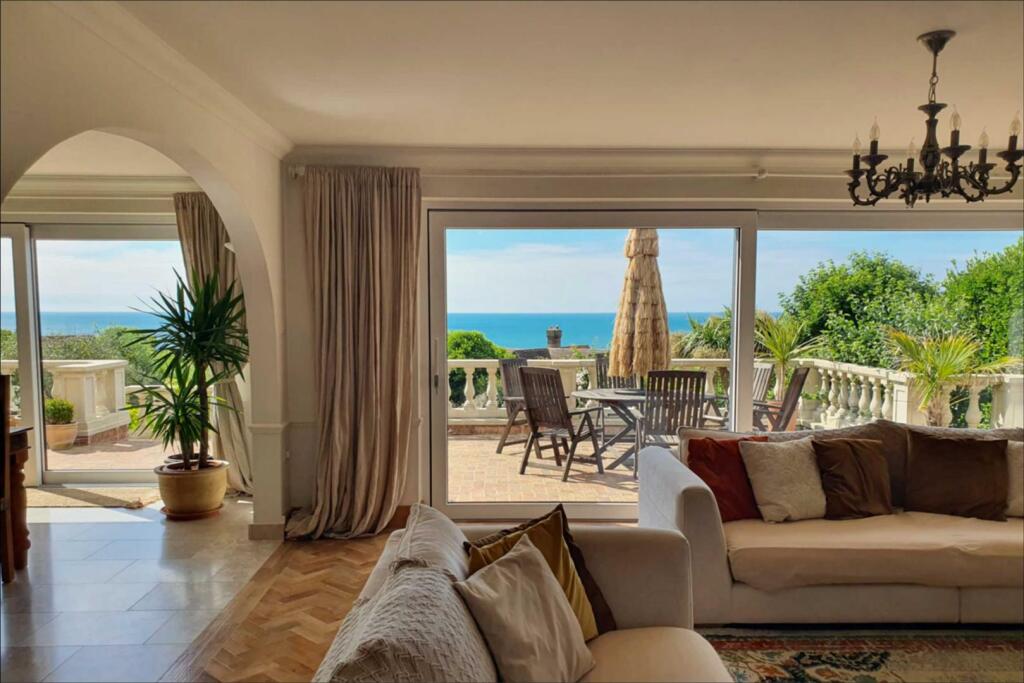 6. Living Room B.jpg