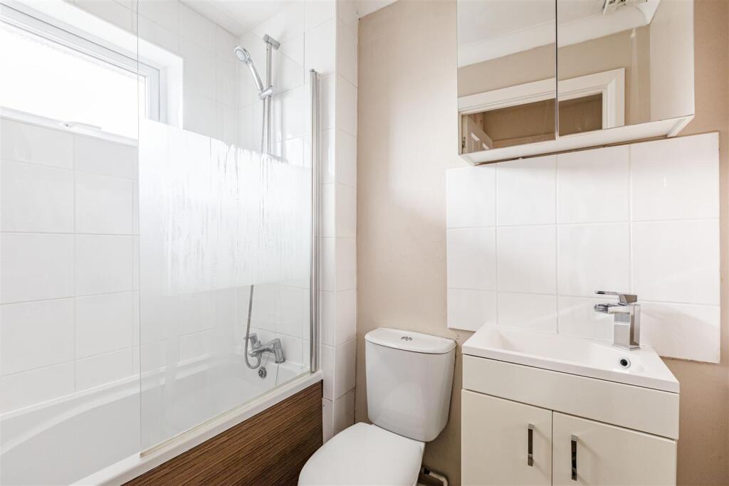 45 Viscount Gardens, KT14 6HE - 1.jpg