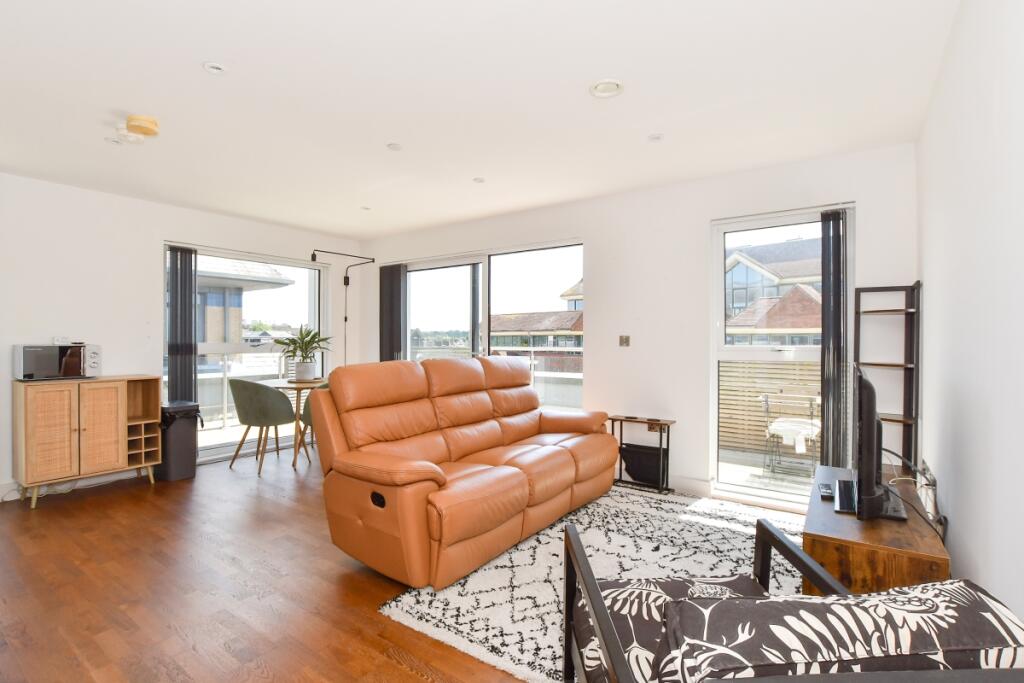 901gzhqn - lounge...