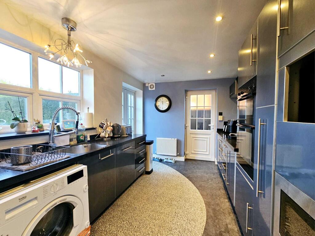 f7ae3932-81ad-4305-ac82-937d92ac26d9