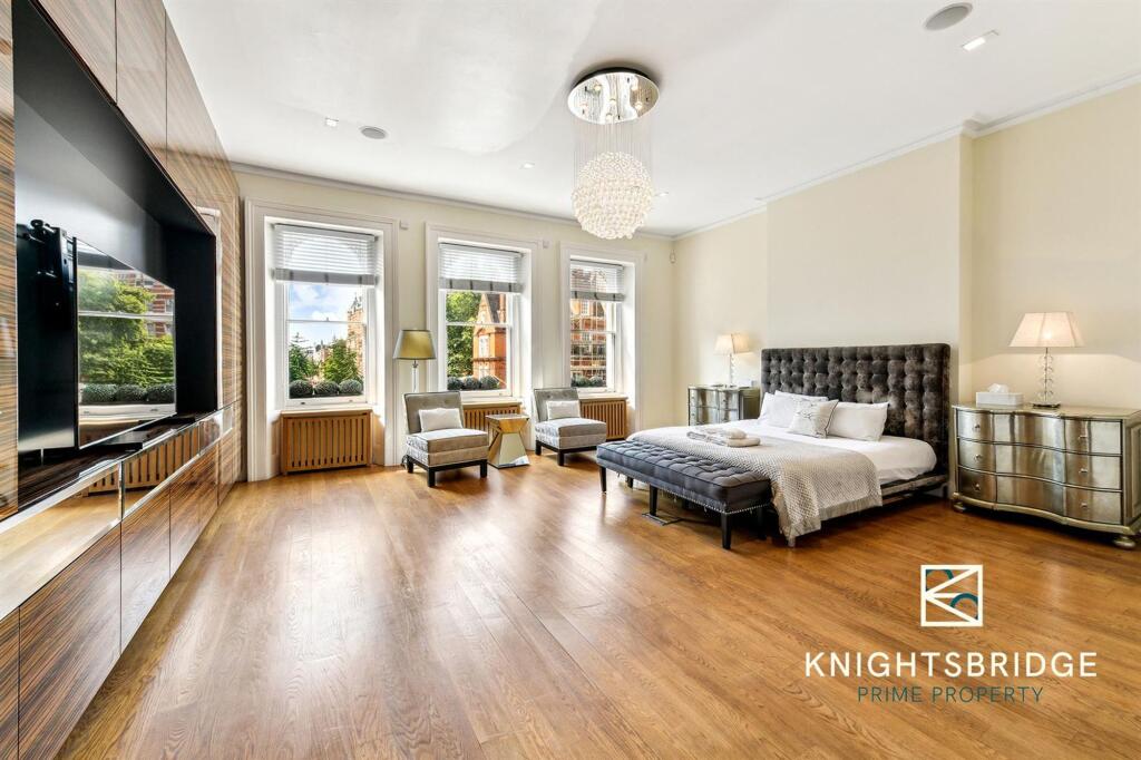 Princes Gate (18).jpg