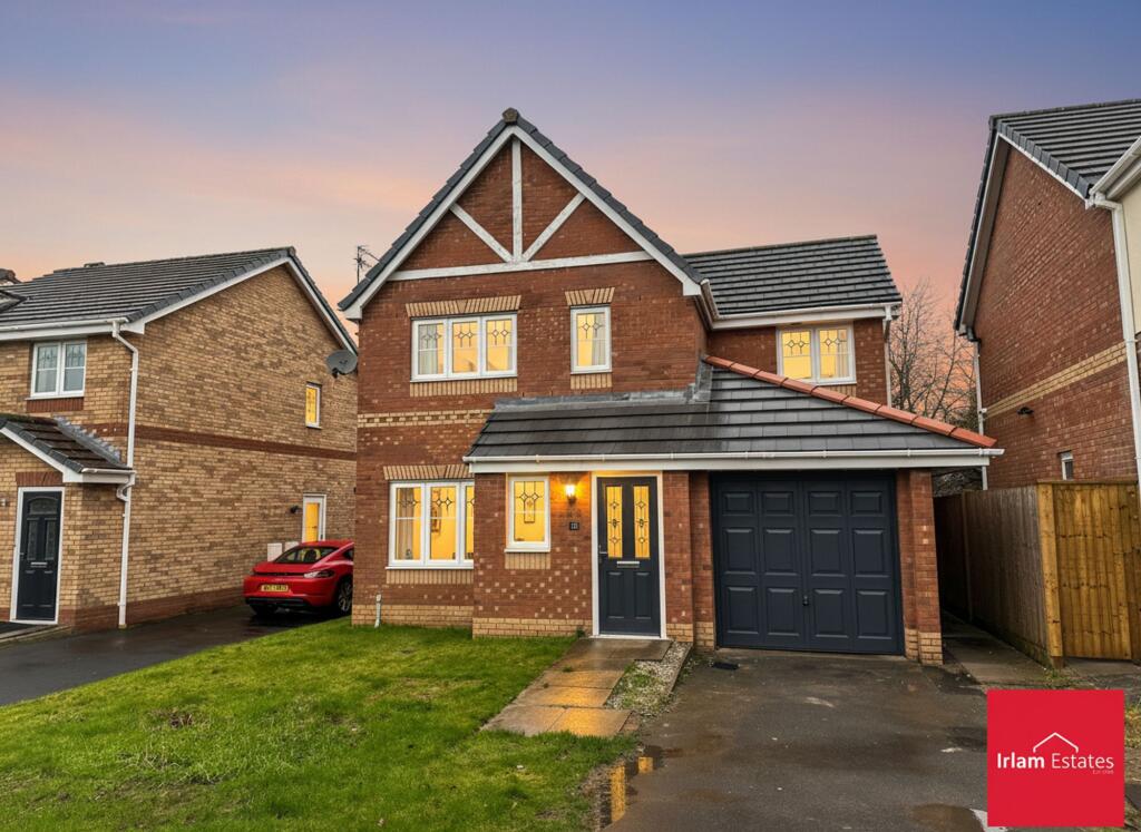 Howley Close, Irlam, M44