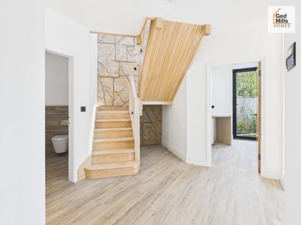 ENTRANCE HALLWAY