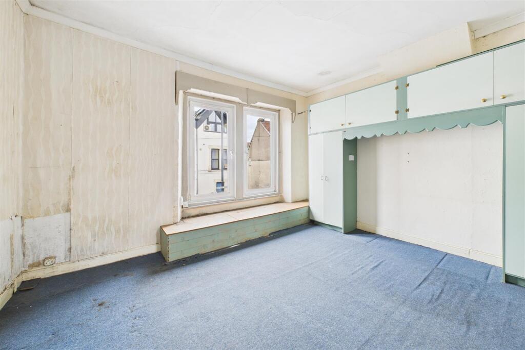 366 Two Mile Hill Road, St George, Bristol BS15 1A