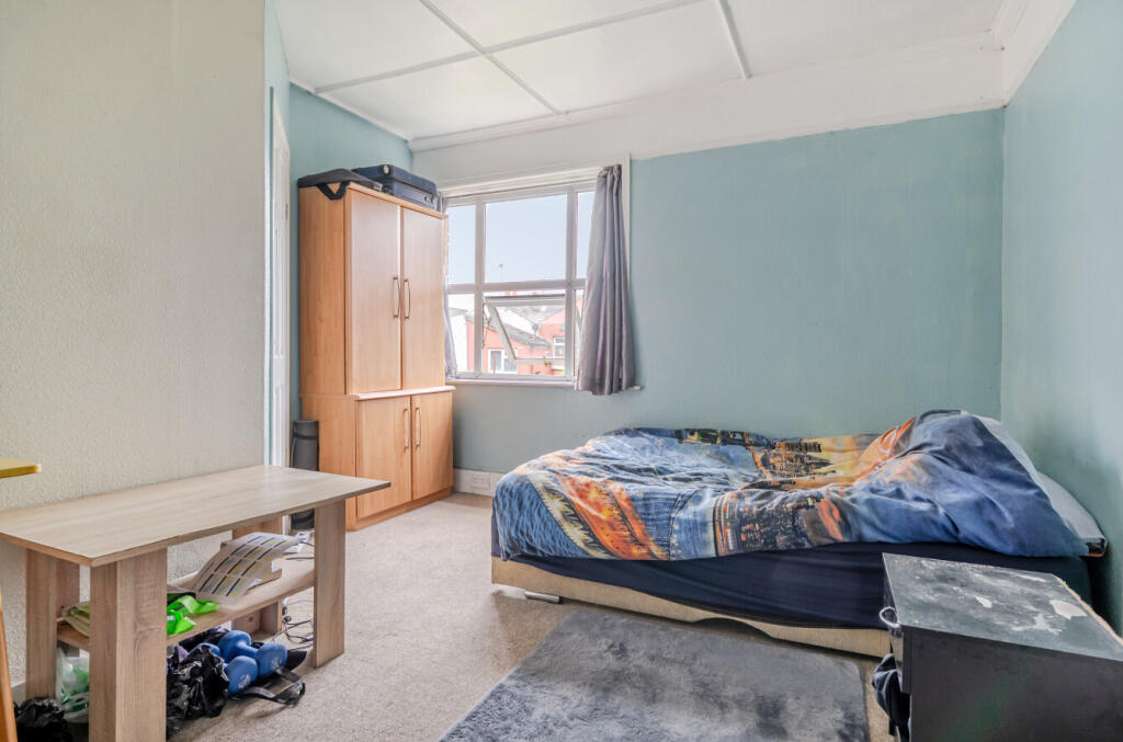 1383082-12-693818...