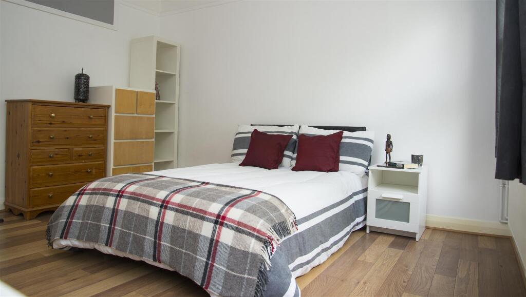 student-4-bed-flat-rental-cottage-grove-portsmouth