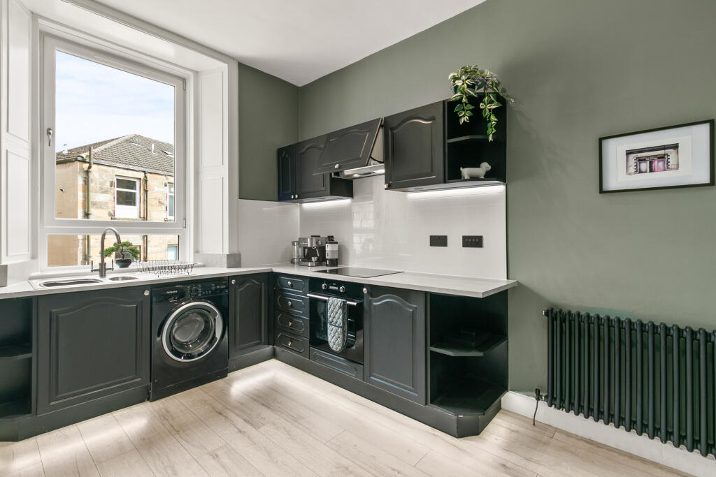 Kitchen/ Dining Room