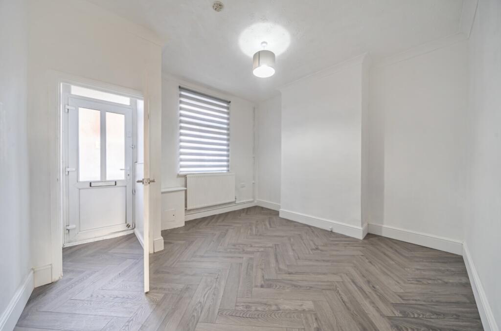 1388097-17-6933041873f9a