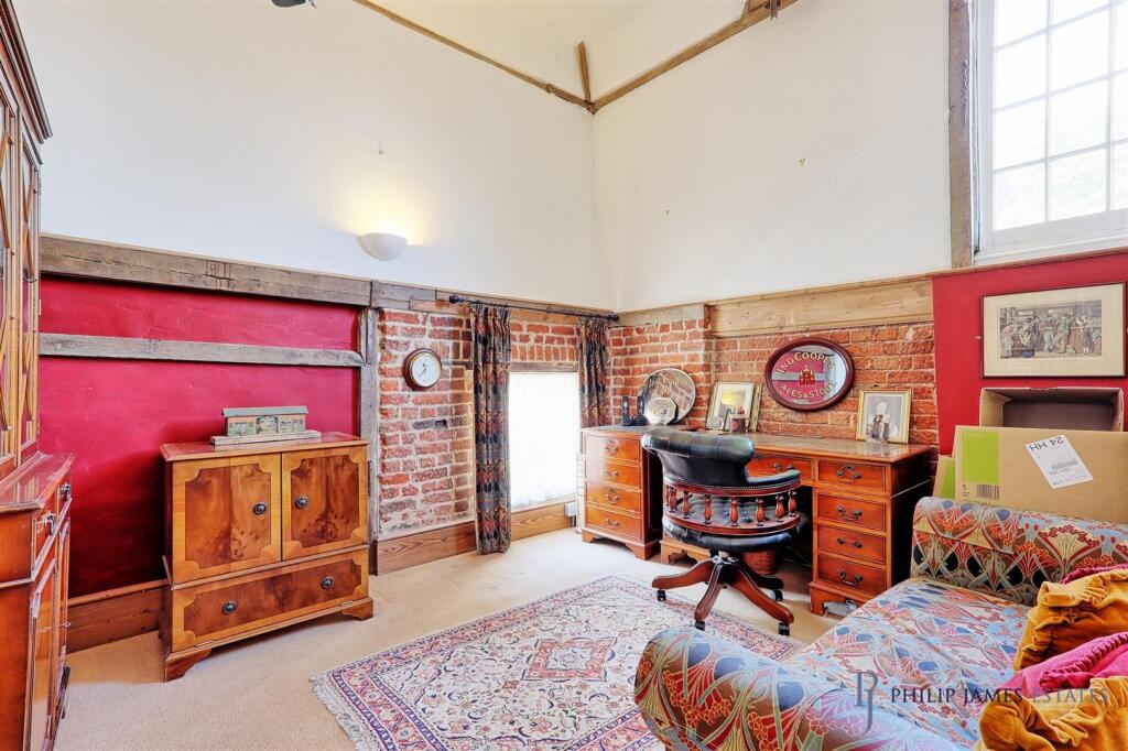 IMG_8216_7_8_easyHDR-interior3.jpg