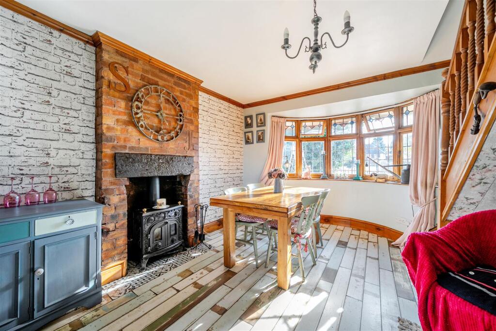 13 Carts Lane, Grendon