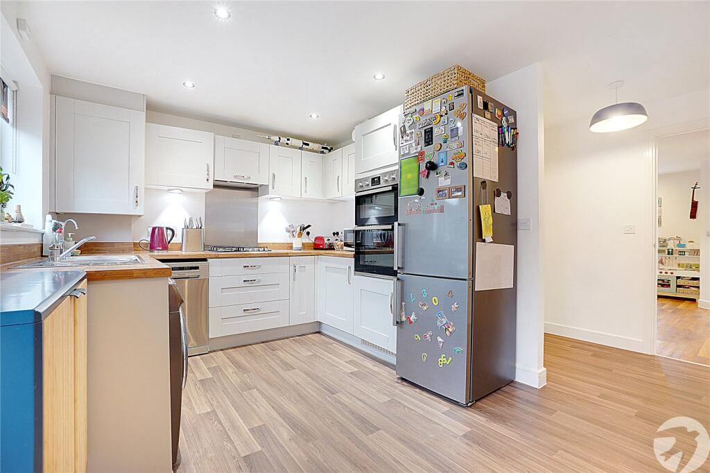 Kitchen/Dining