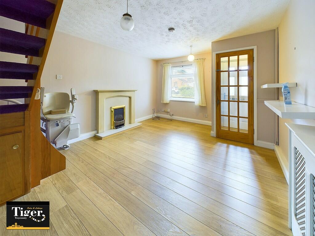 CAM02176G0-PR0405...