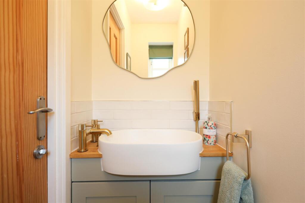 36 Roberston Drive 20.JPG