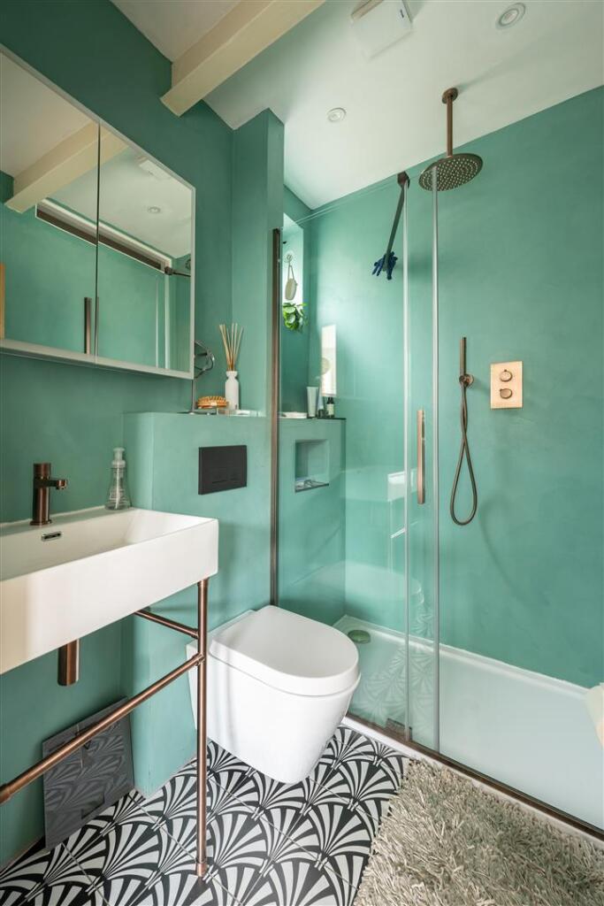 65a Fladgate Road, E11