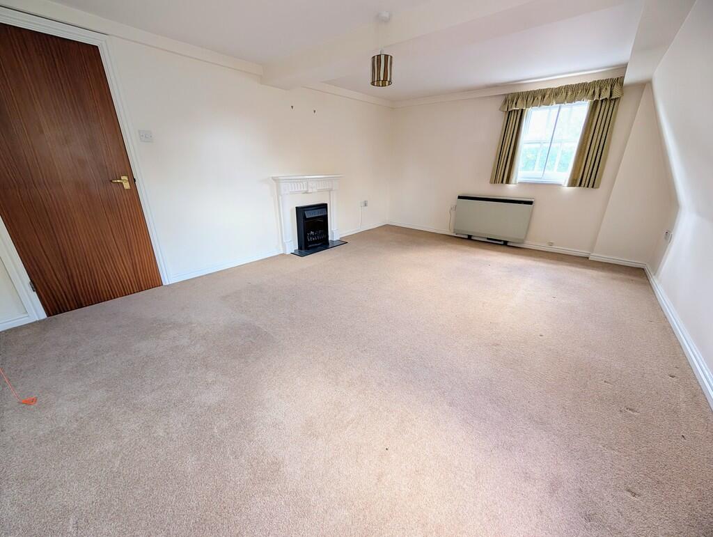 PXL_20250912_1048...