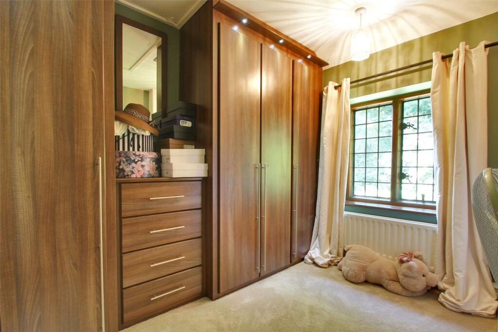 Dressing Room/ Bed 6