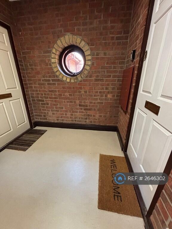 Landing Access To Just Two Top Floor Apartments 