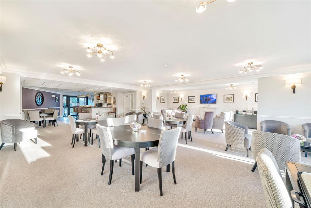 Owners Lounge.jpg