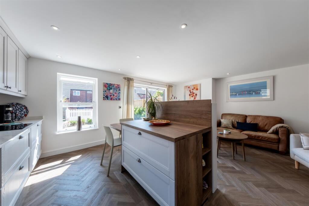 14 Burgess Place-002.jpg