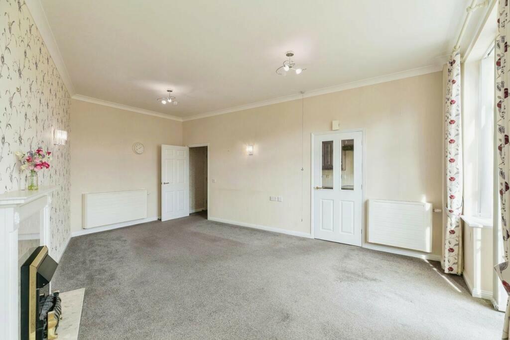 Flat 4 / Communal