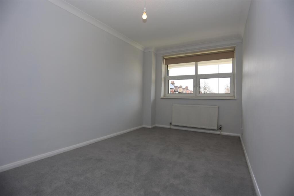 16 Derek House Bed 2.JPG