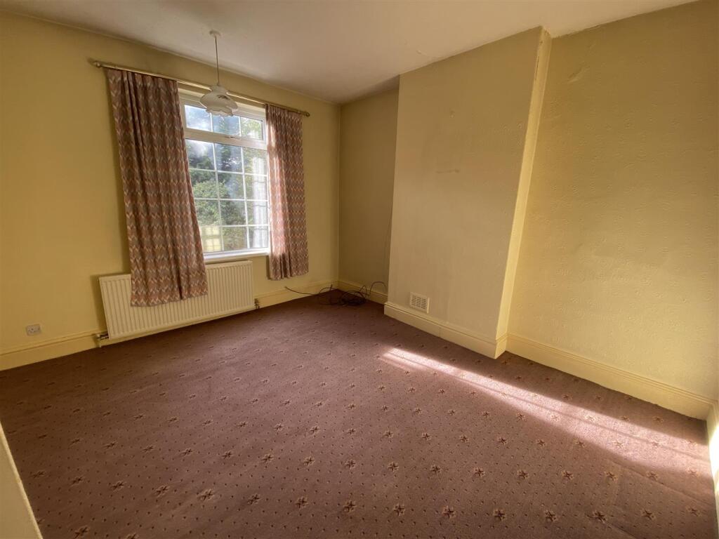 Bedroom no.2 rear double: